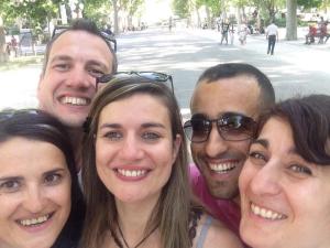 BqGqan0IIAALYzx.jpg-large